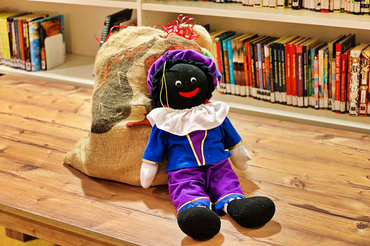 Aankomst van de Sint en zijn Zwarte Pieten in Waarder_002